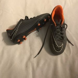 Boy Nike soccer cleats